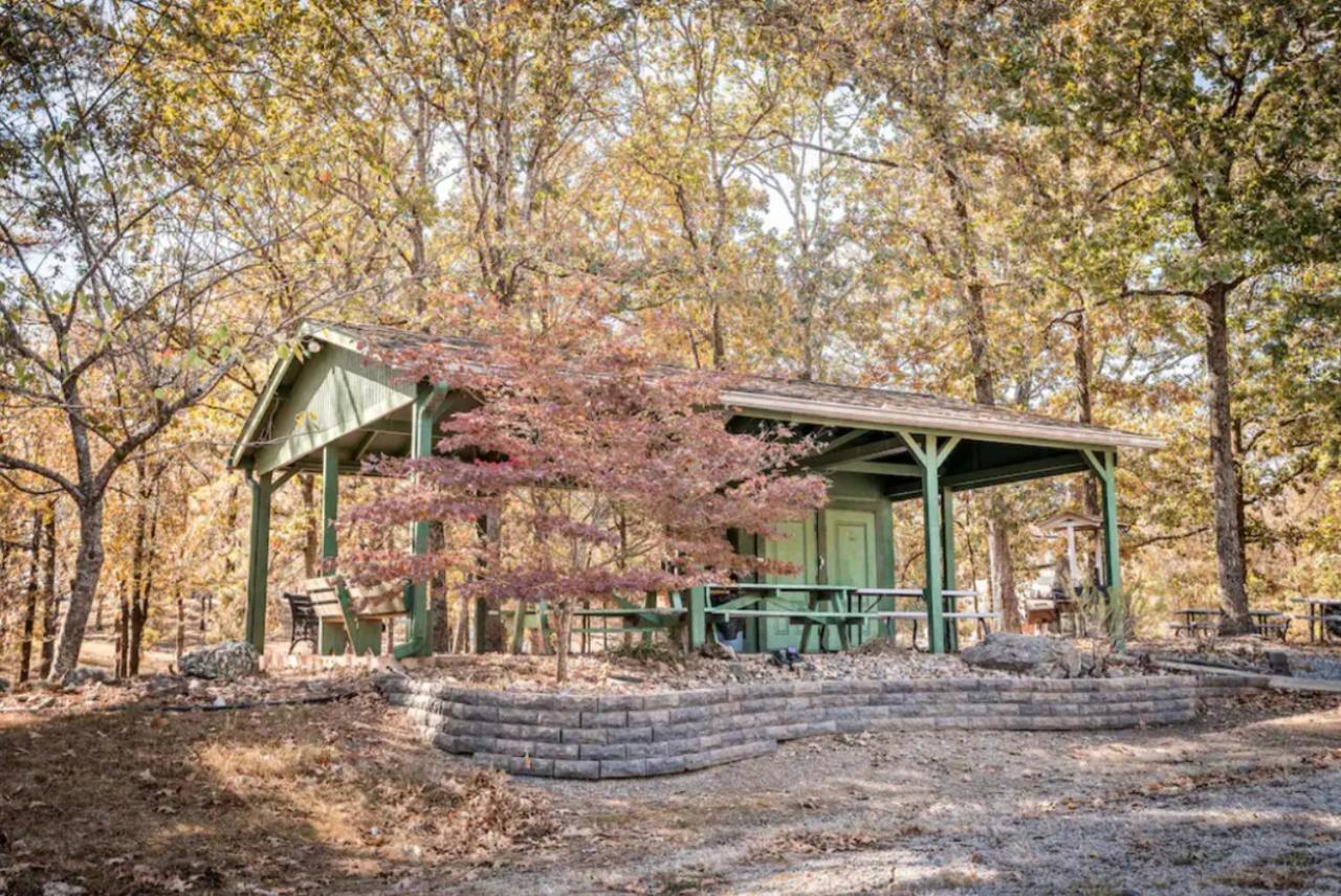 Resort Home On Half A Wooded Acres Sleeps Up To 14 Firepit For Smores Hot Springs Eksteriør bilde